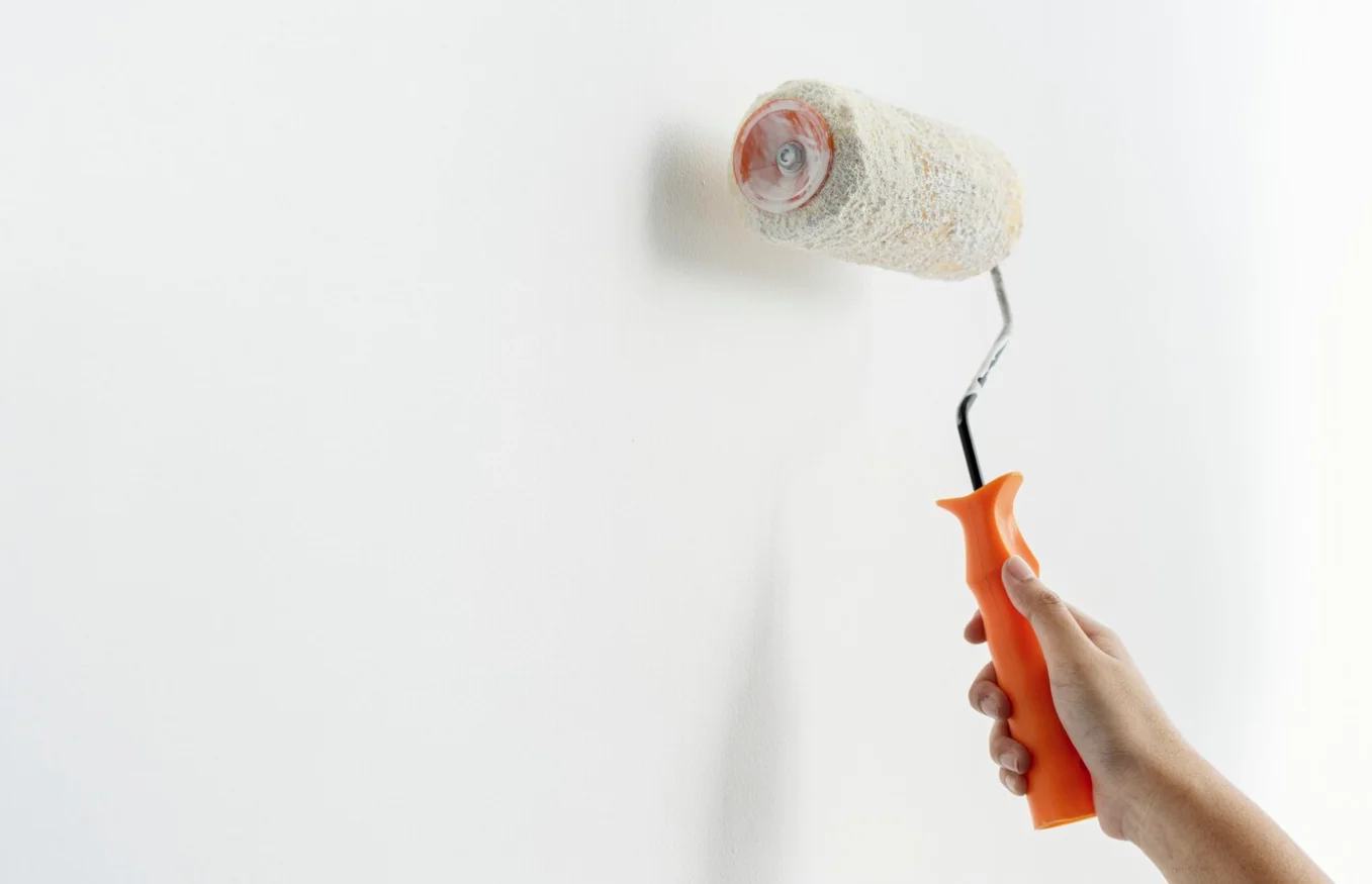 Panduan Lengkap Pengecatan Dinding & Plafon: Teknik Profesional untuk Hasil Sempurna